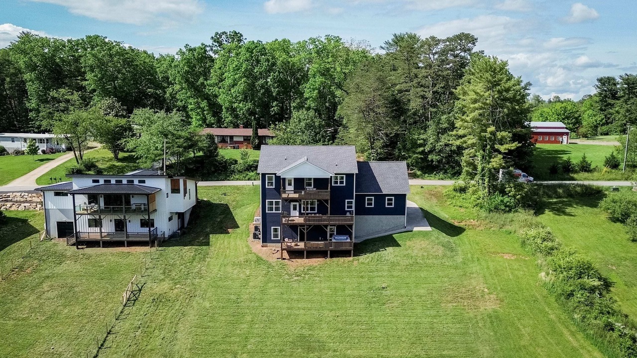 Photo of Outdoor in Weaverville