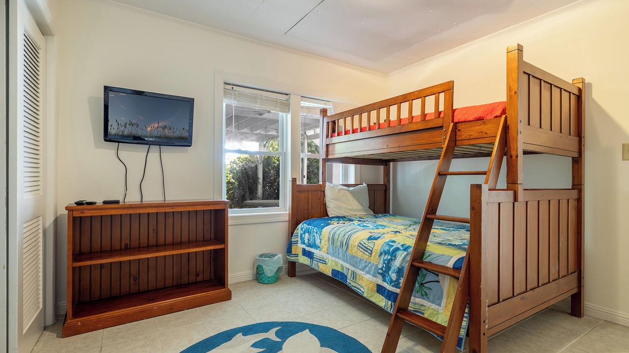 Photo of Bedroom in Pine Knoll Shores