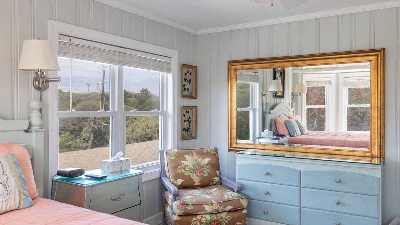Photo of Bedroom in Pine Knoll Shores