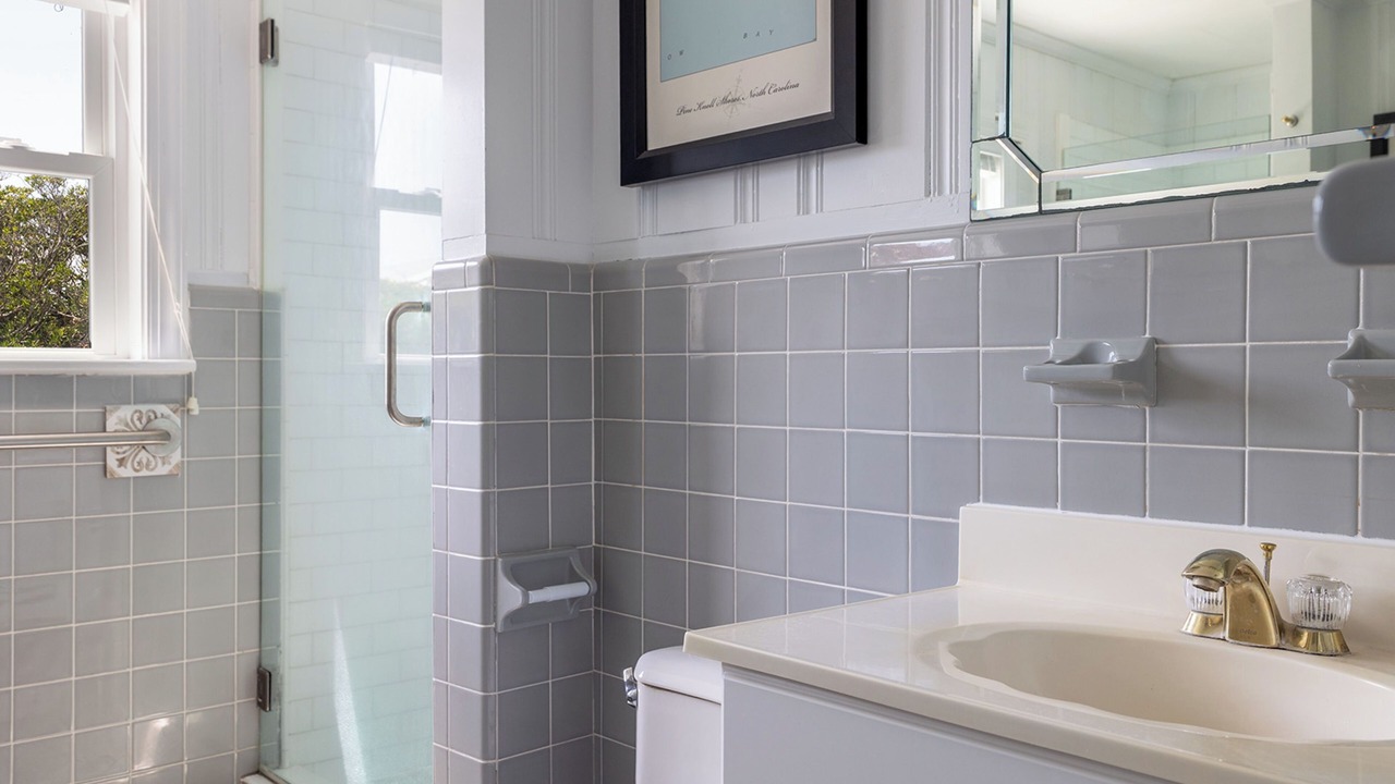 Photo of Bathroom in Pine Knoll Shores