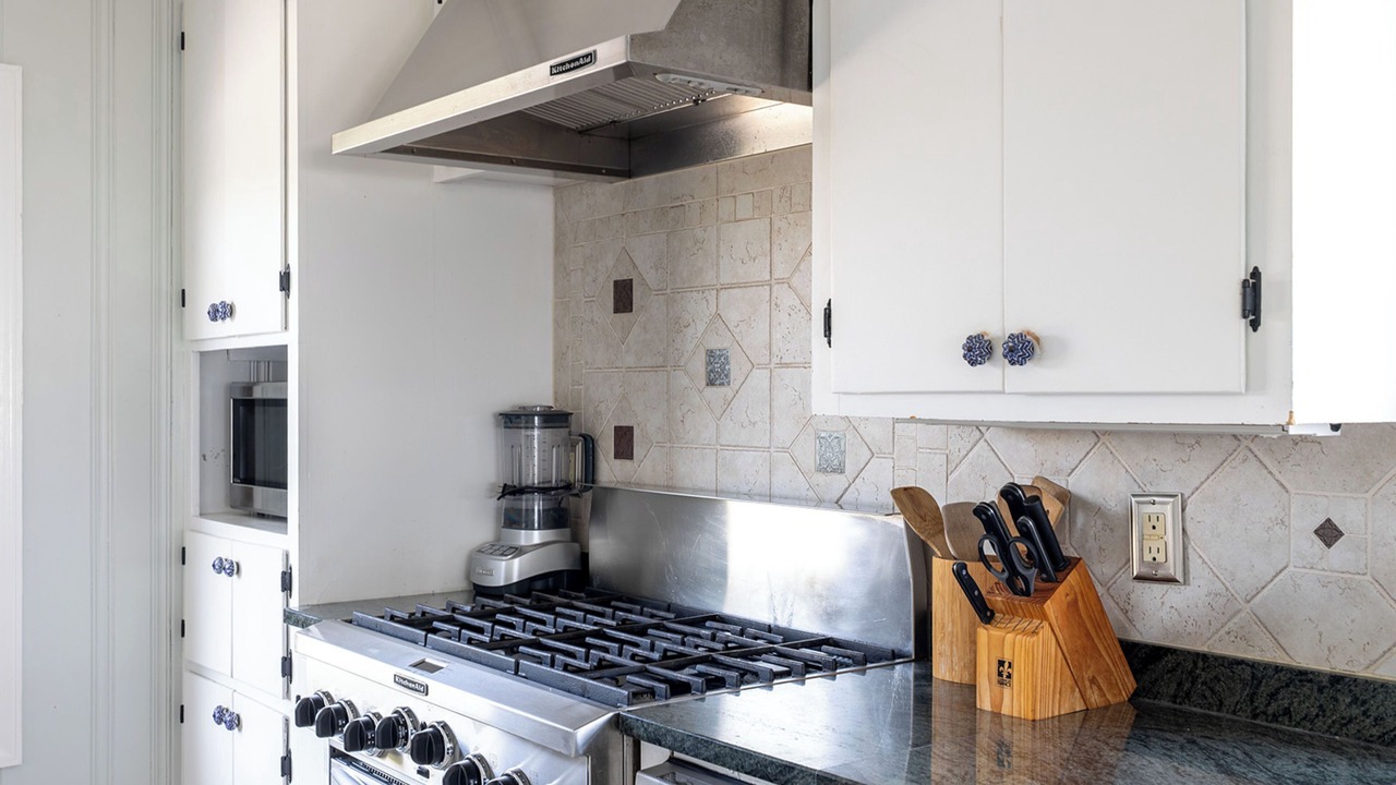 Photo of Kitchen in Pine Knoll Shores