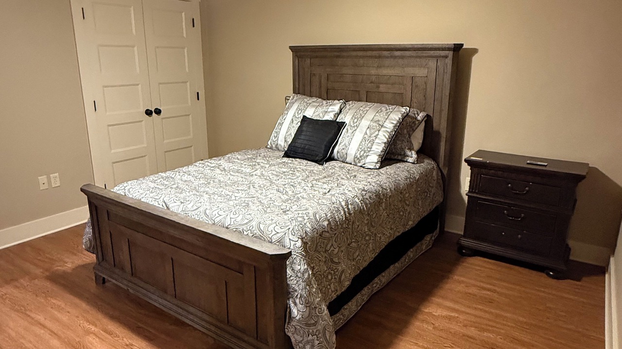 Photo of Bedroom in Guntersville