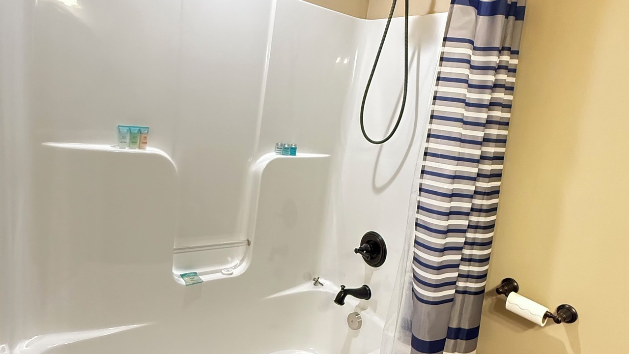 Photo of Bathroom in Guntersville