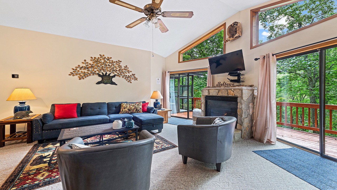 Photo of Livingroom in Maggie Valley