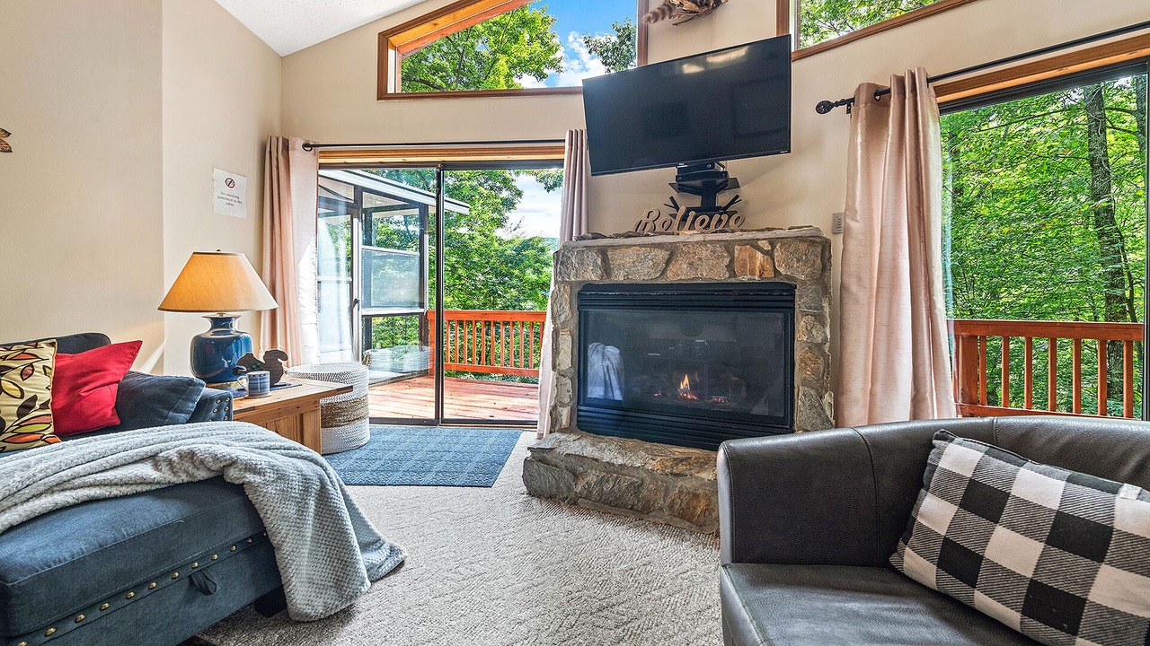 Photo of Livingroom in Maggie Valley