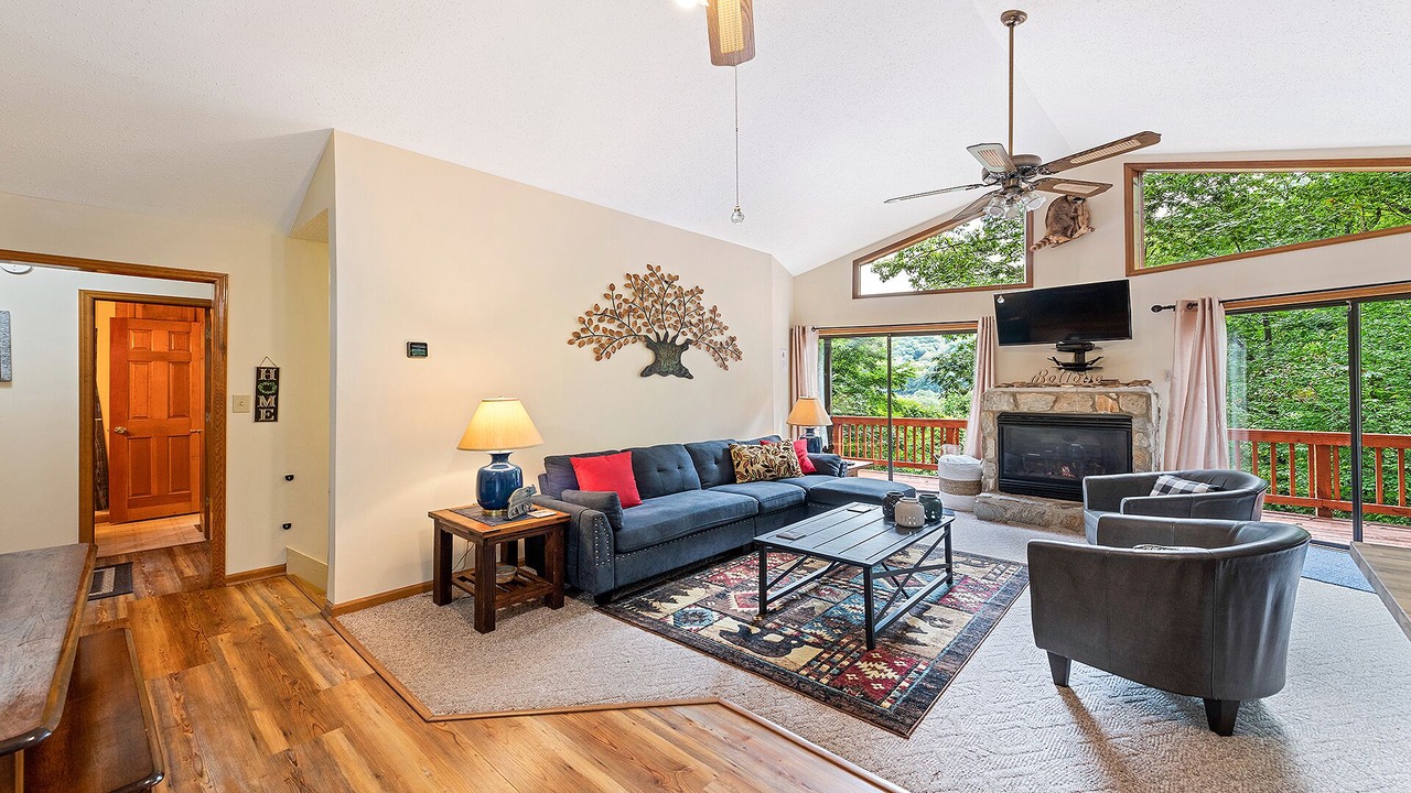 Photo of Livingroom in Maggie Valley