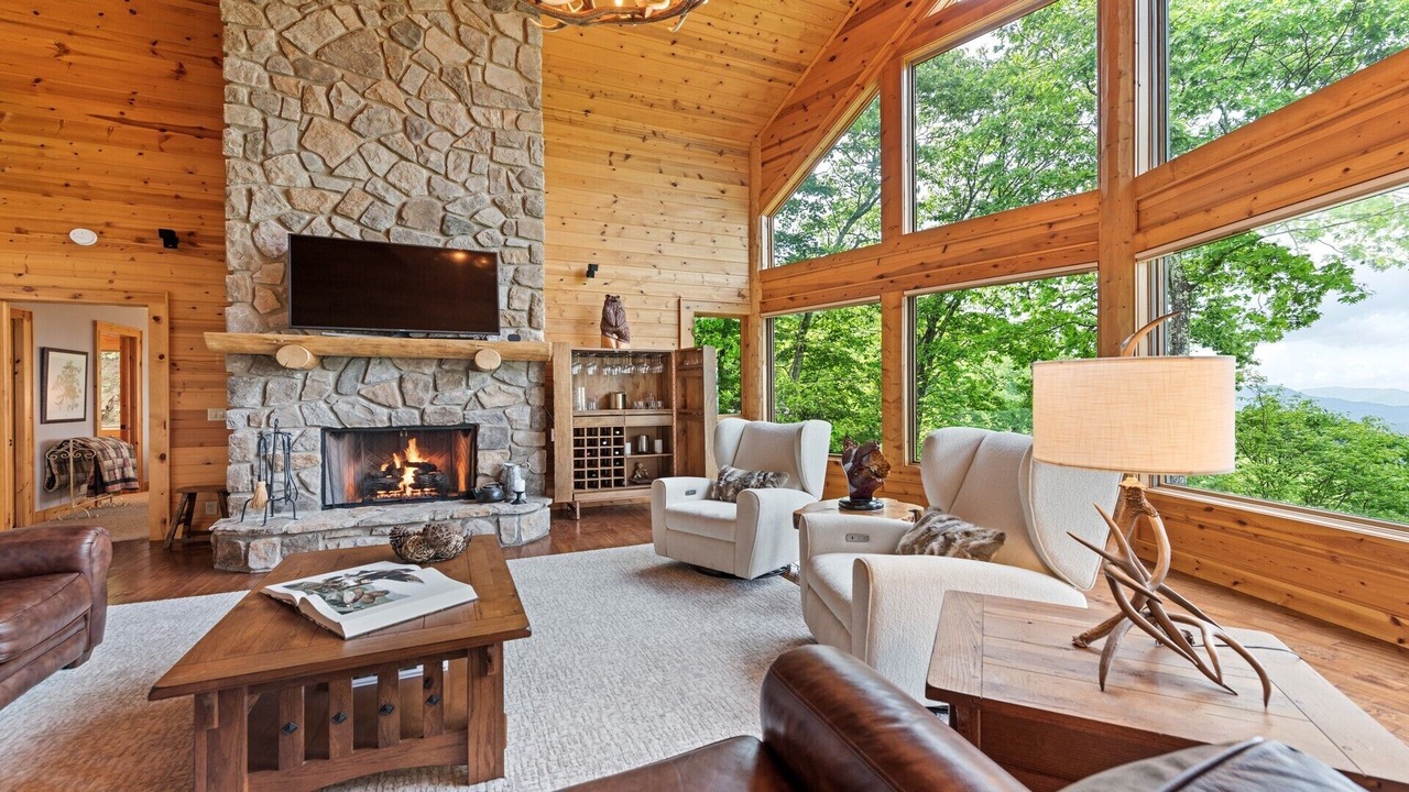Photo of Livingroom in Maggie Valley