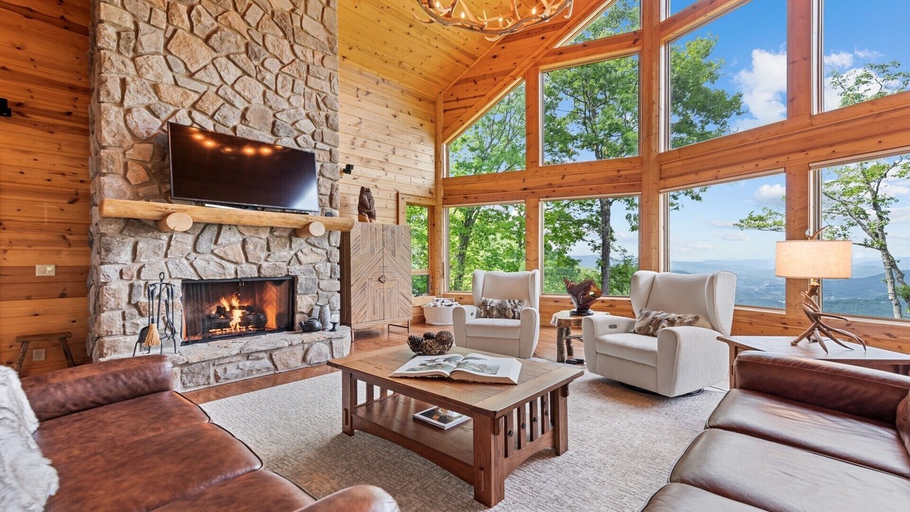 Photo of Livingroom in Maggie Valley