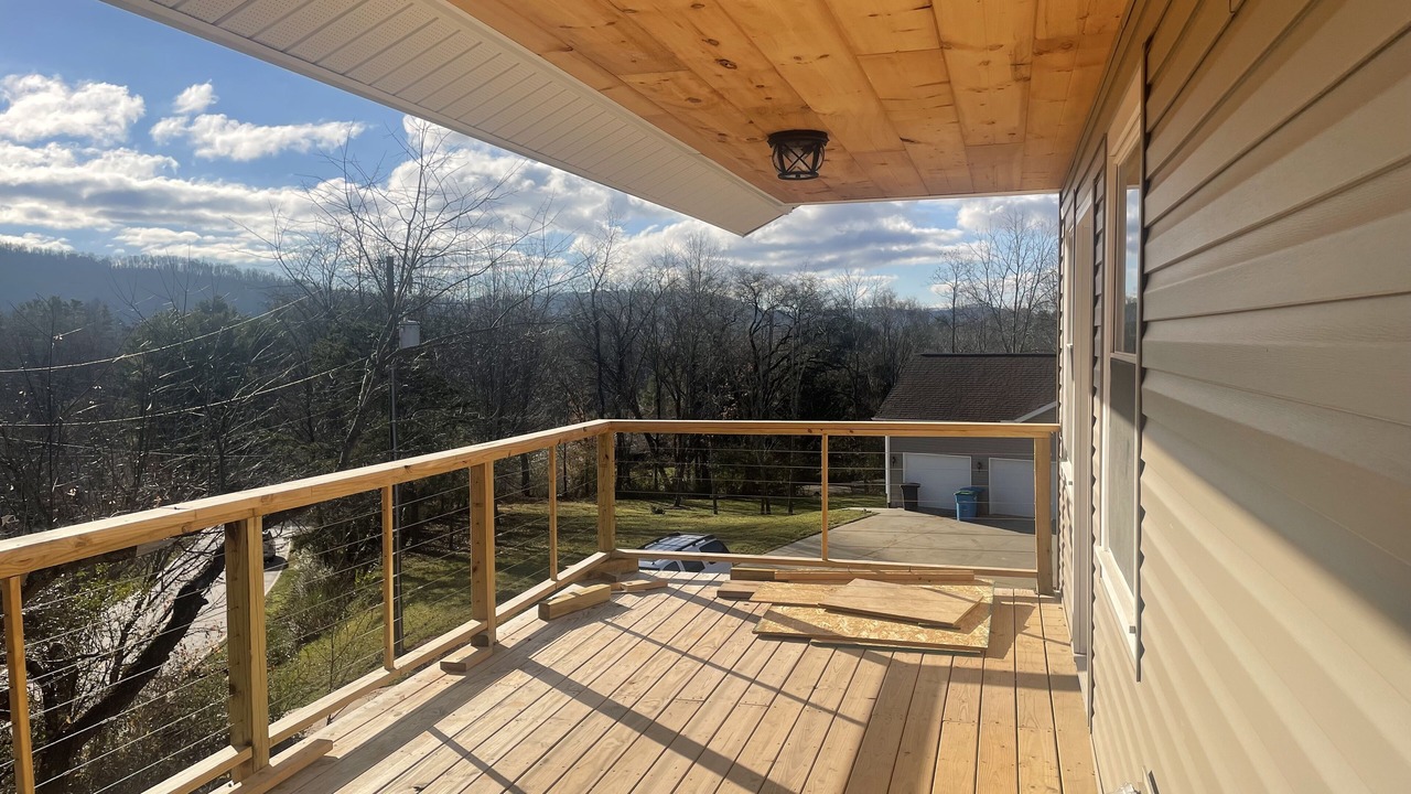Photo of Patio Balcony in Weaverville