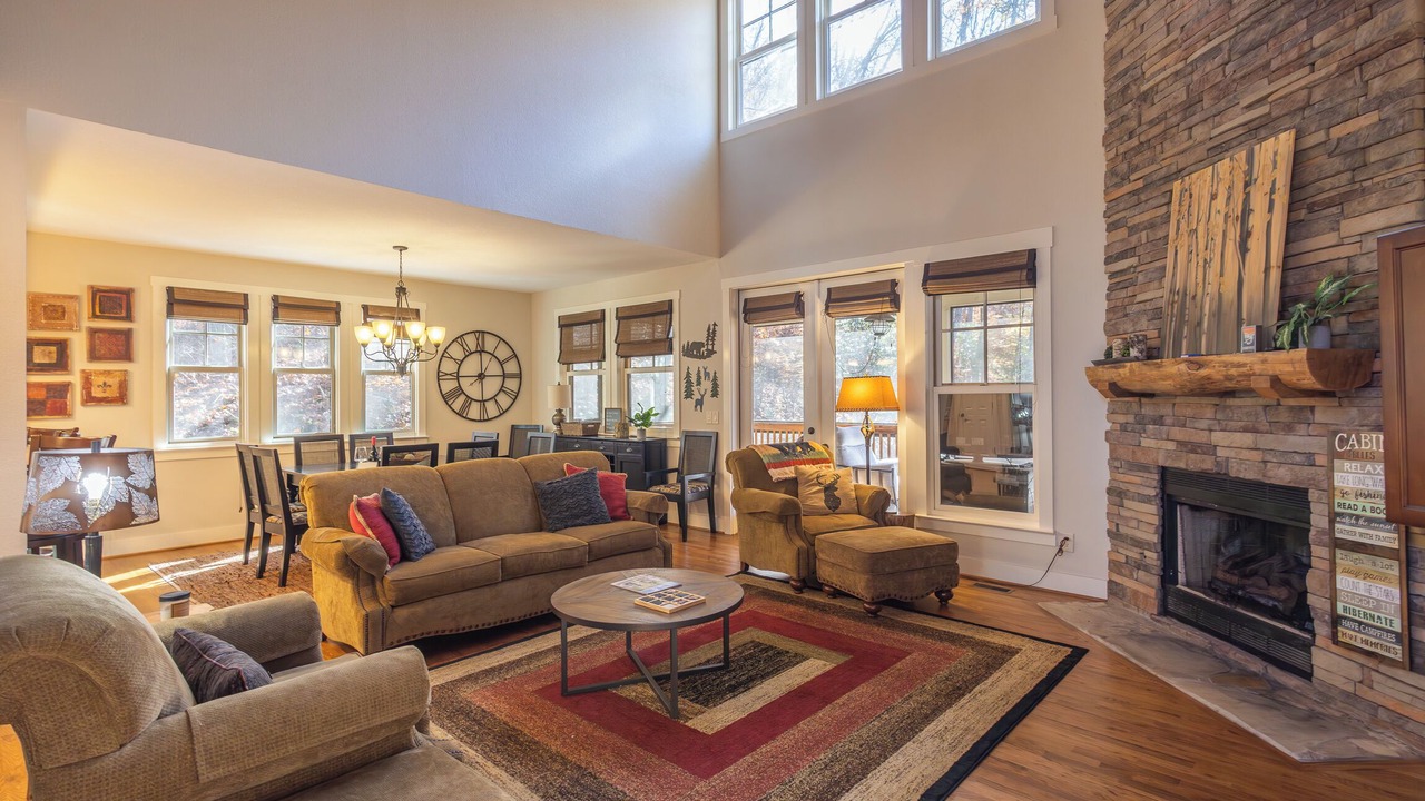 Photo of Livingroom in Bear Lake Reserve