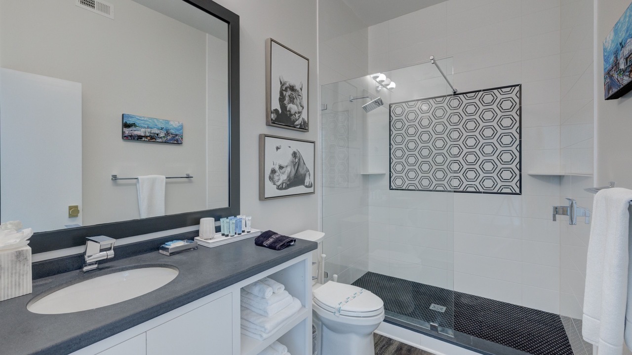 Photo of Bathroom in River District