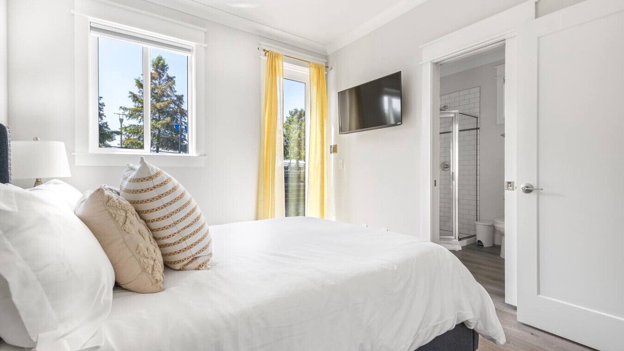Photo of Bedroom in River District