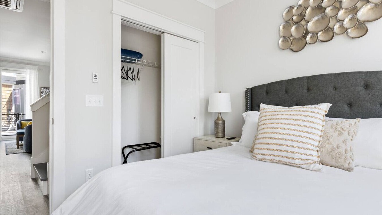 Photo of Bedroom in River District