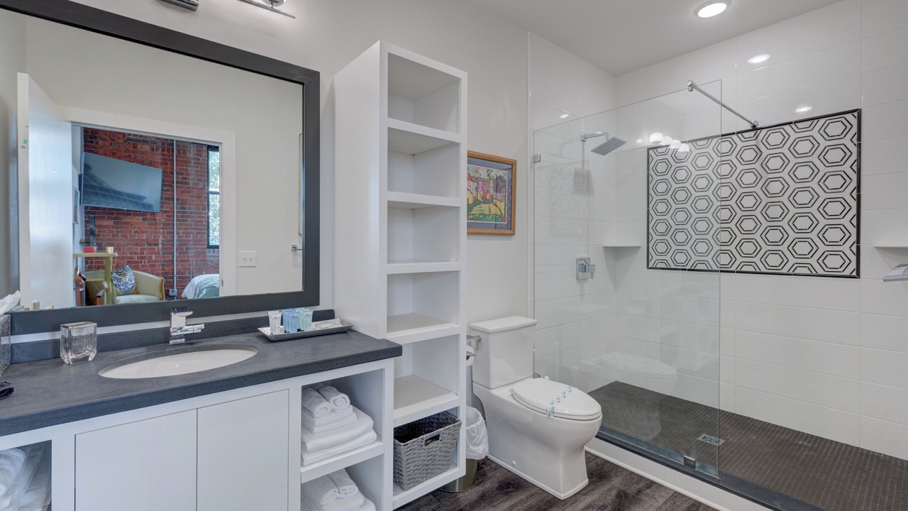 Photo of Bathroom in River District