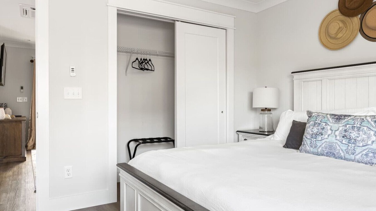 Photo of Bedroom in River District
