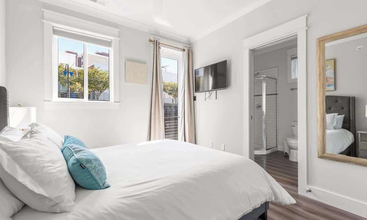 Photo of Bedroom in River District