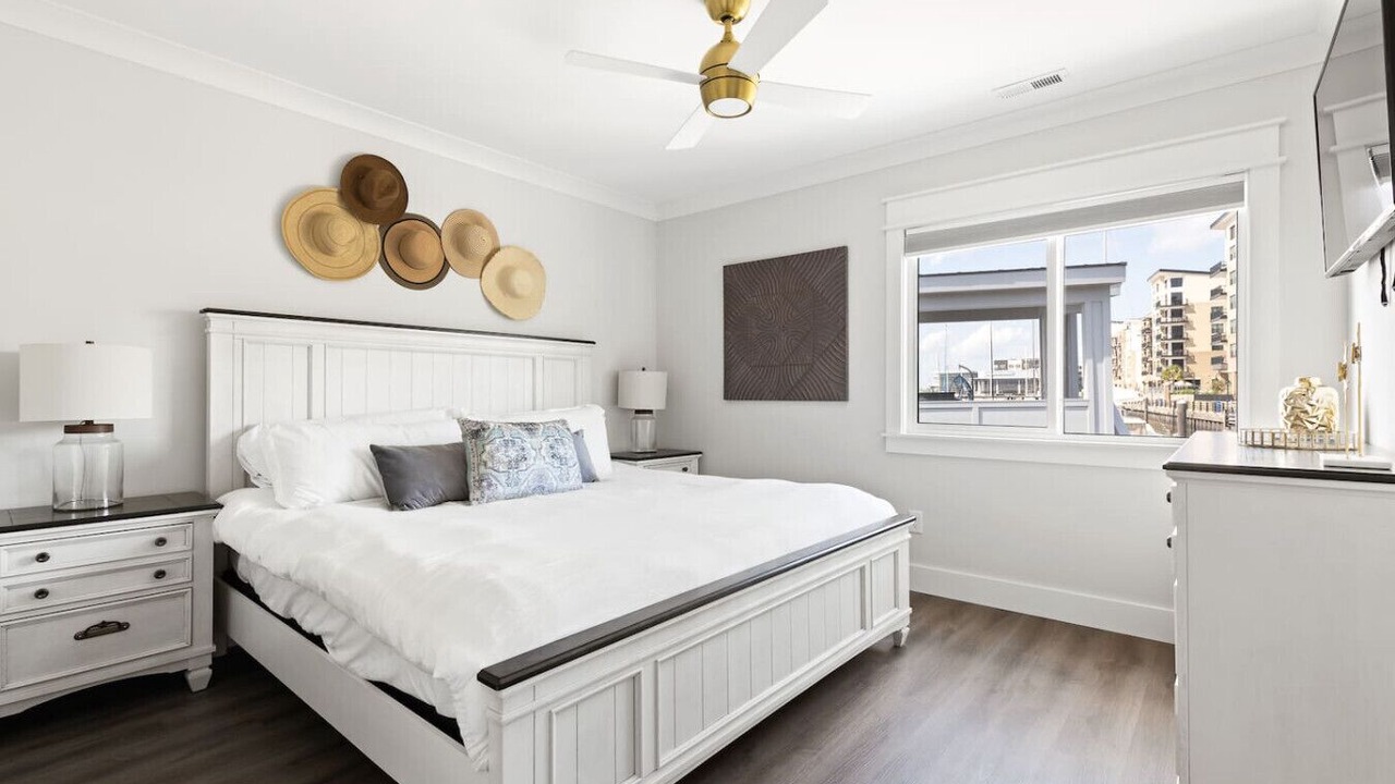 Photo of Bedroom in River District