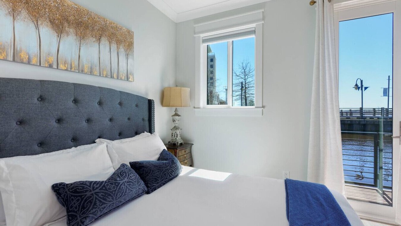 Photo of Bedroom in Wilmington Historic District