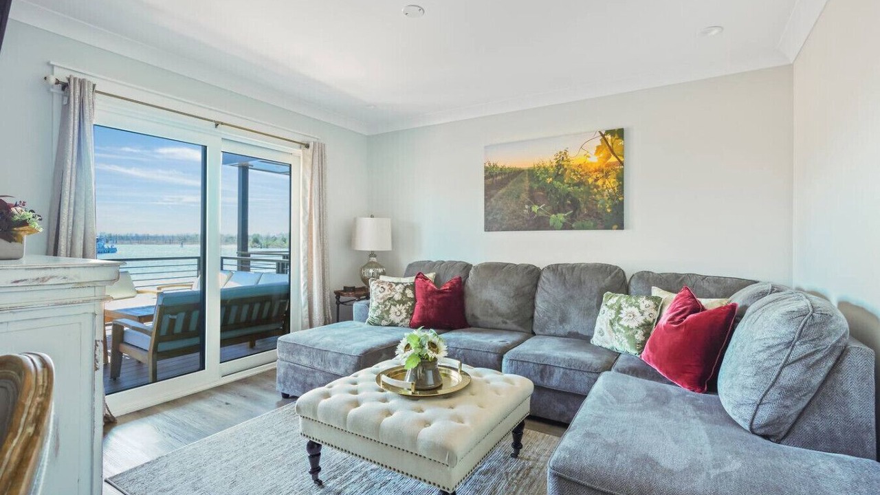 Photo of Livingroom in Wilmington Historic District