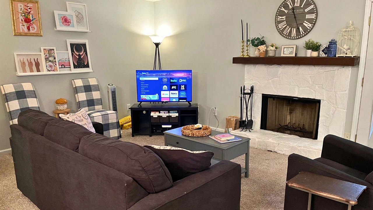 Photo of Livingroom in North Raleigh
