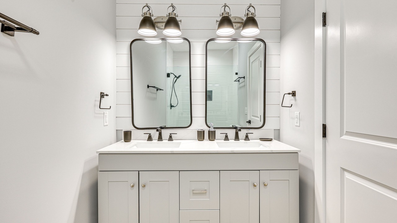 Photo of Bathroom in Tranquil Harbour