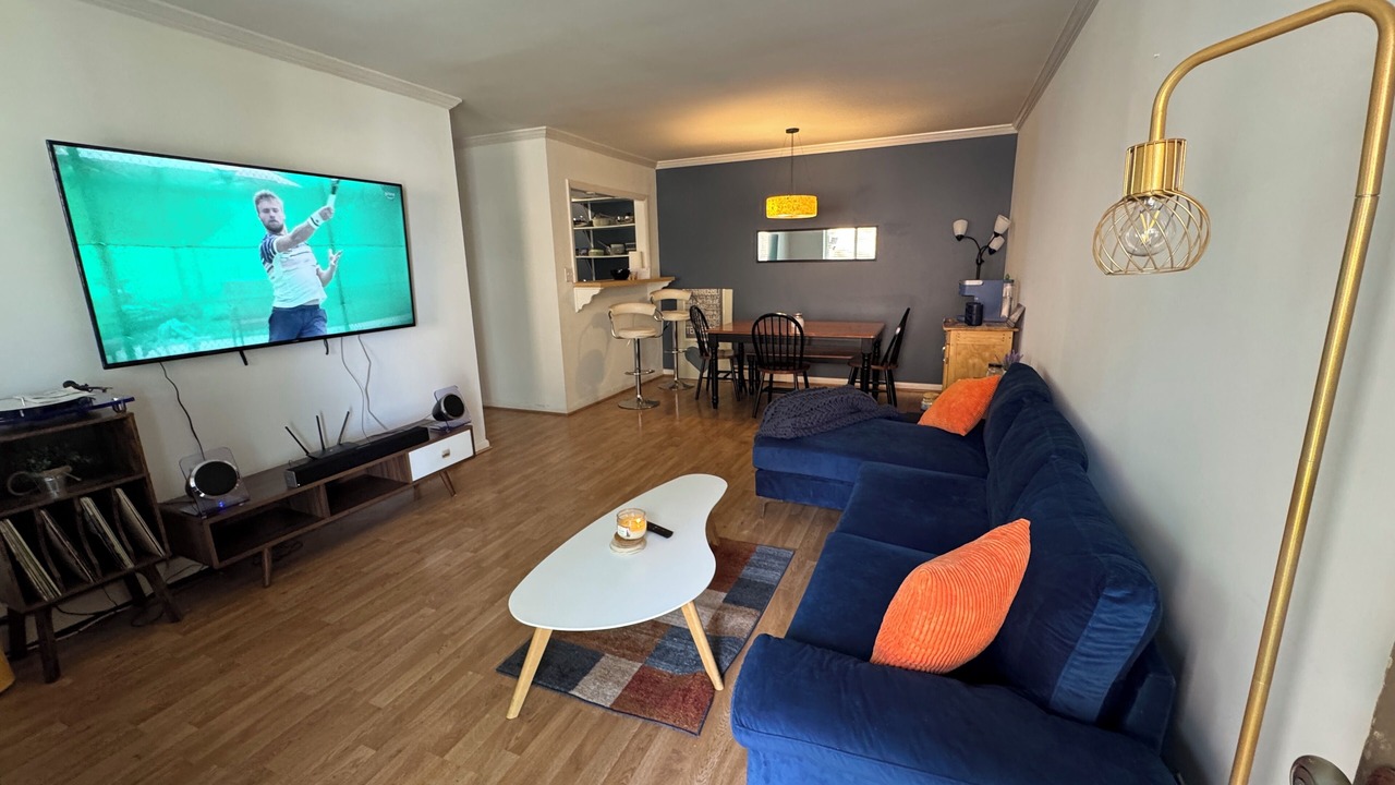 Photo of Livingroom in Hillsboro West End