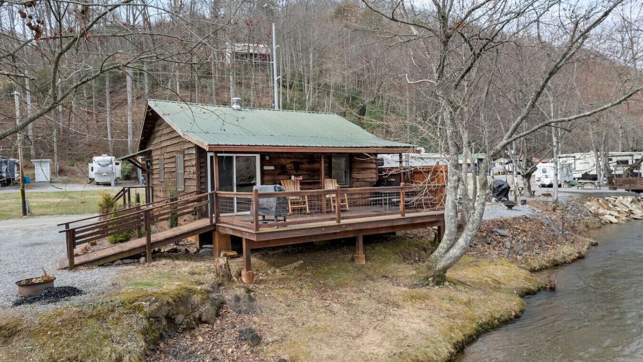 Photo of Outdoor in Dillsboro