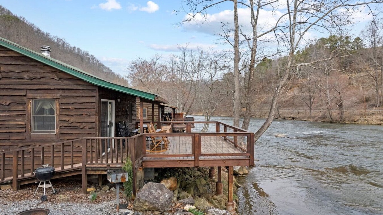 Photo of Patio Balcony in Dillsboro
