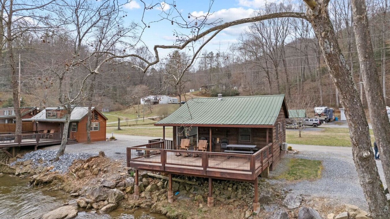Photo of Patio Balcony in Dillsboro