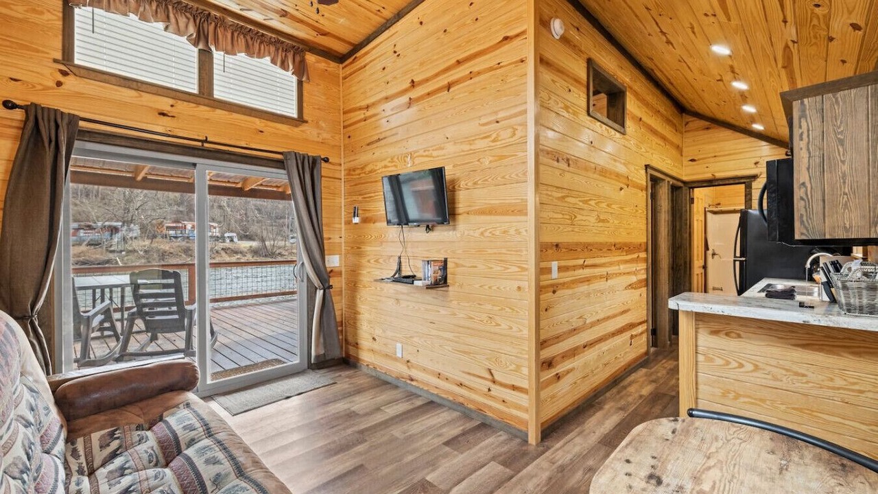 Photo of Livingroom in Dillsboro
