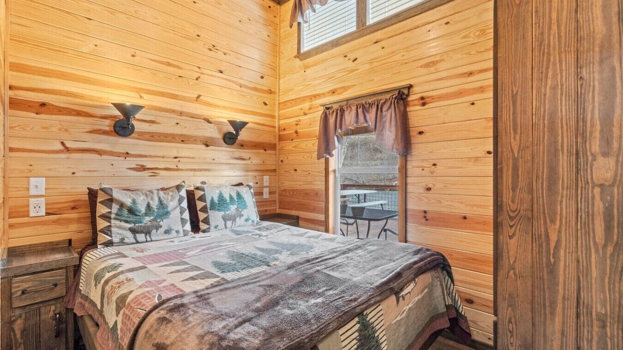 Photo of Bedroom in Dillsboro