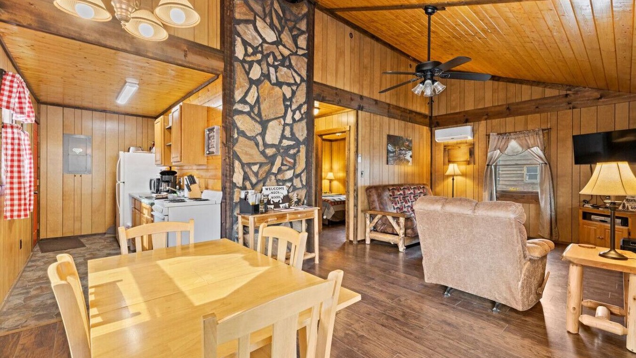 Photo of Livingroom in Dillsboro