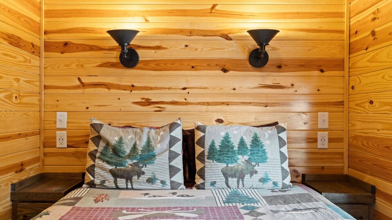Photo of Bedroom in Dillsboro