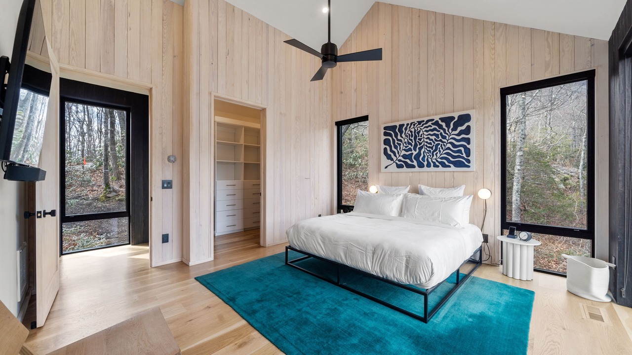 Photo of Bedroom in Laurel Ridge