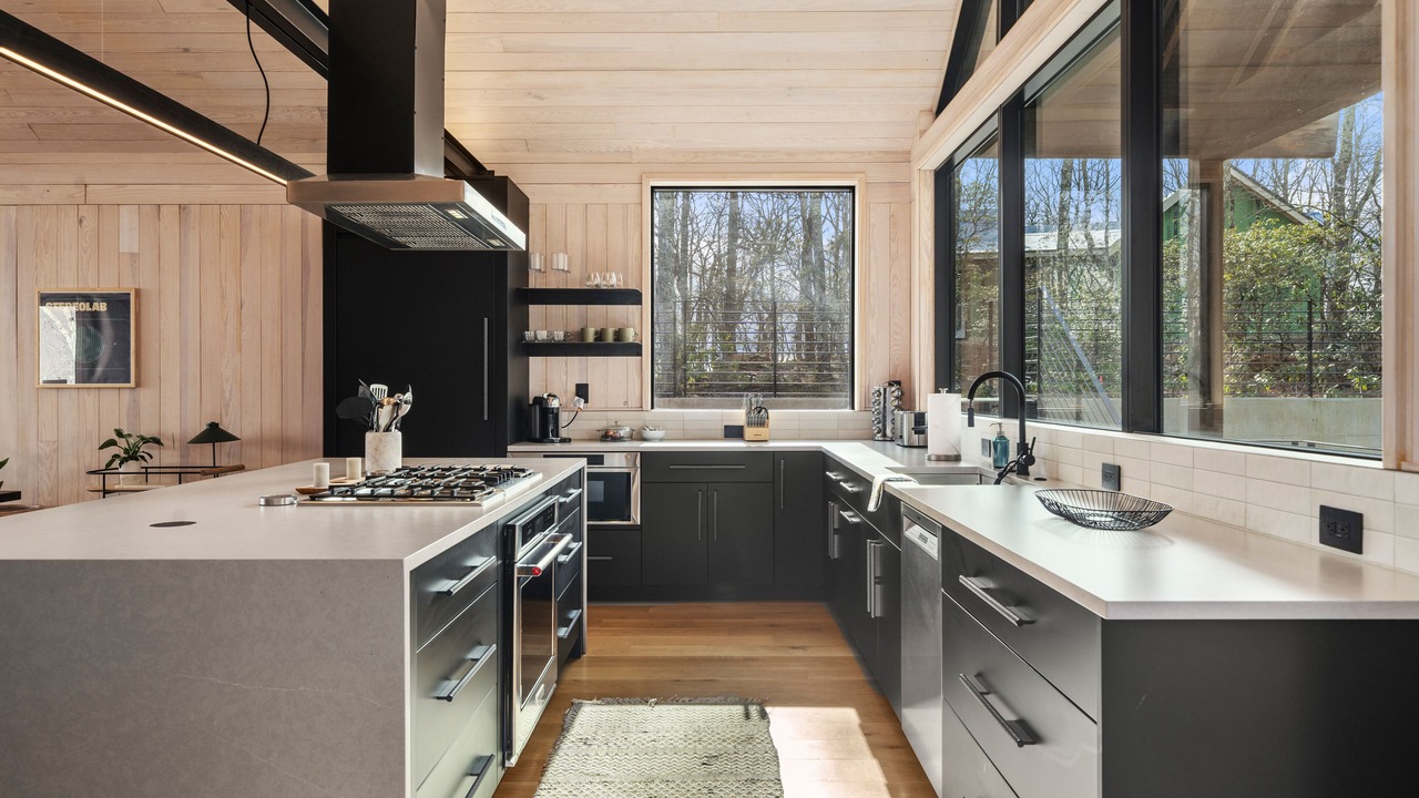Photo of Kitchen in Laurel Ridge