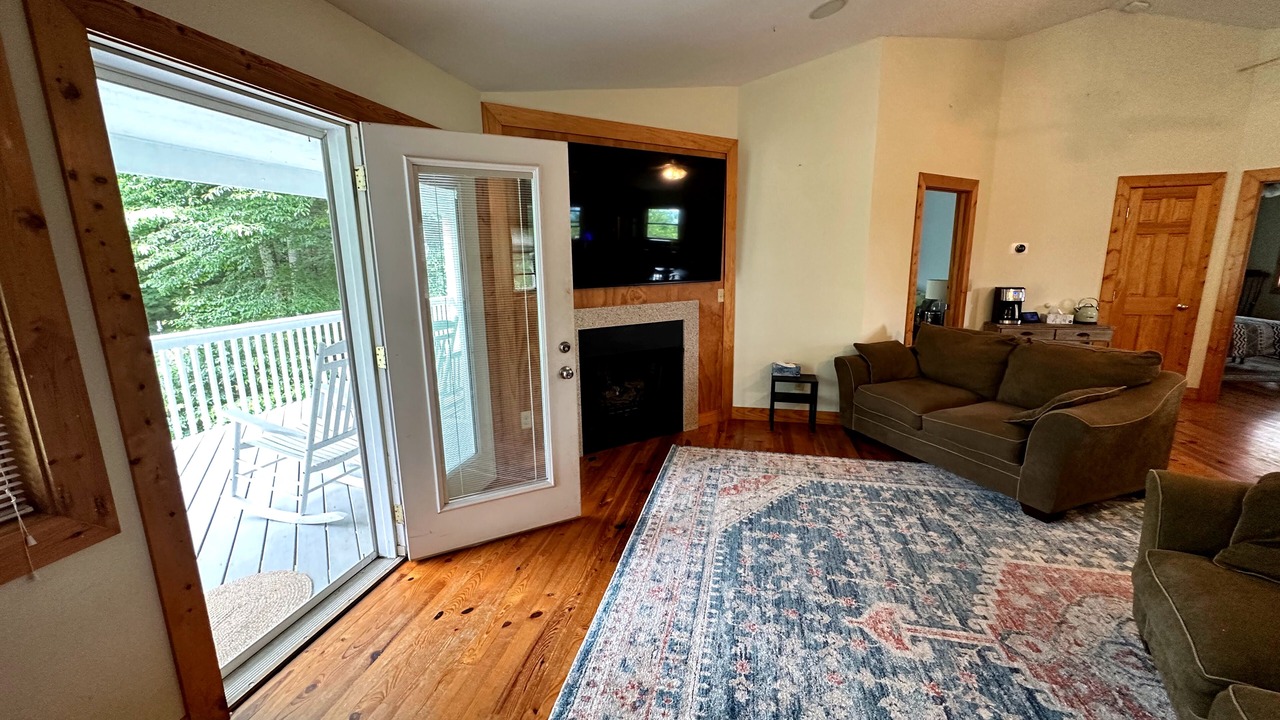 Photo of Livingroom in Seven Devils