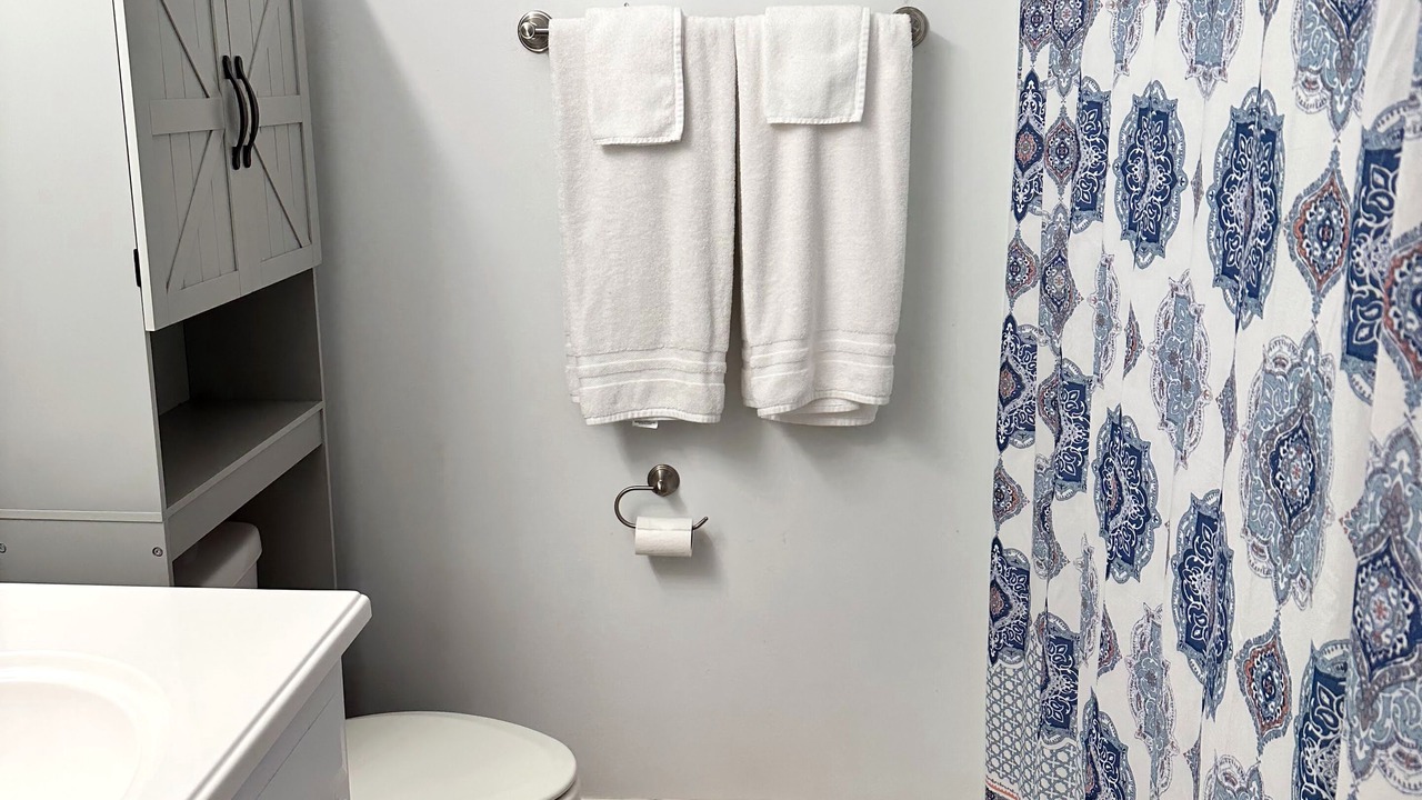 Photo of Bathroom in Seven Devils