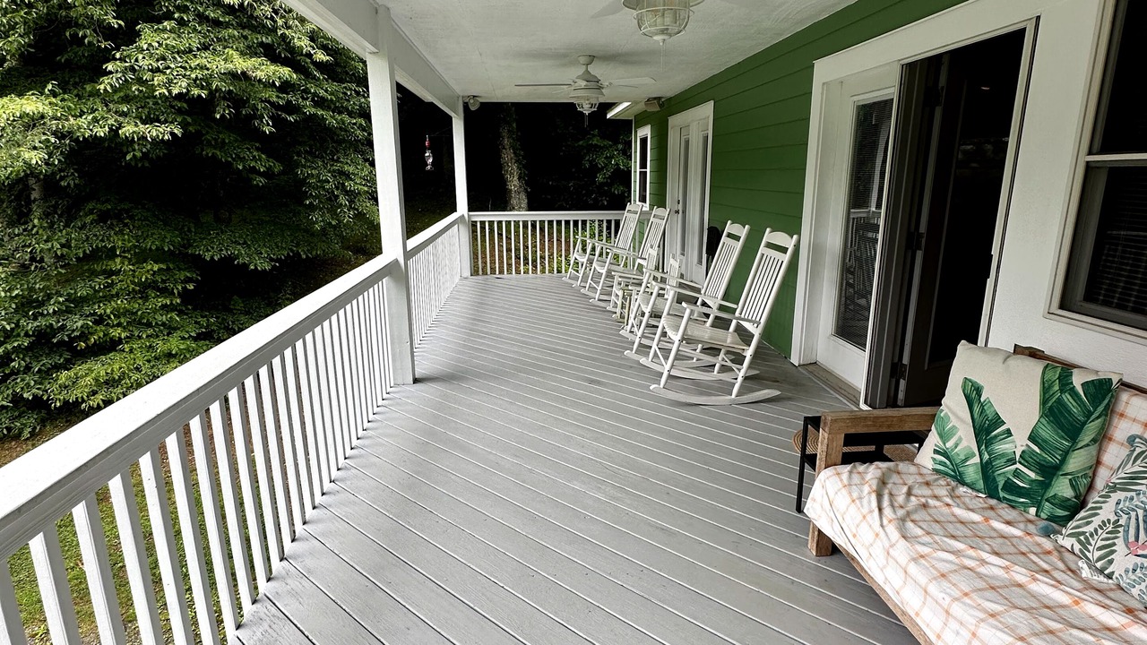 Photo of Patio Balcony in Seven Devils