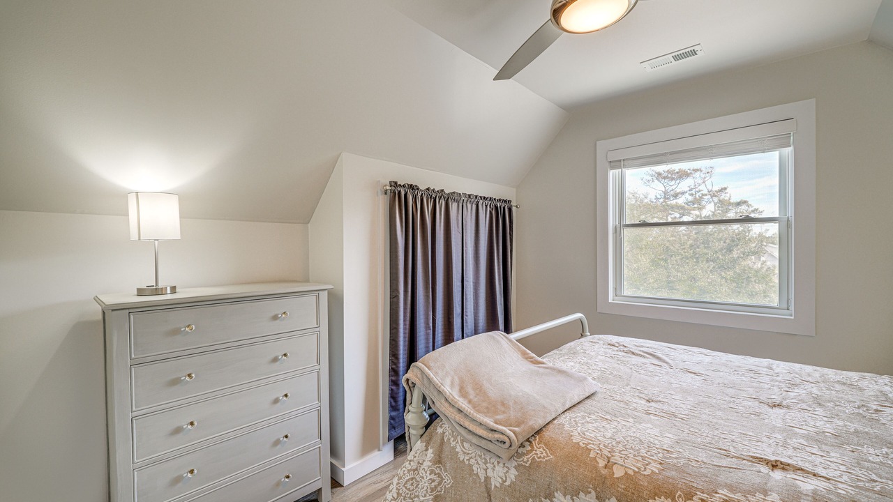 Photo of Bedroom in Brigands' Bay