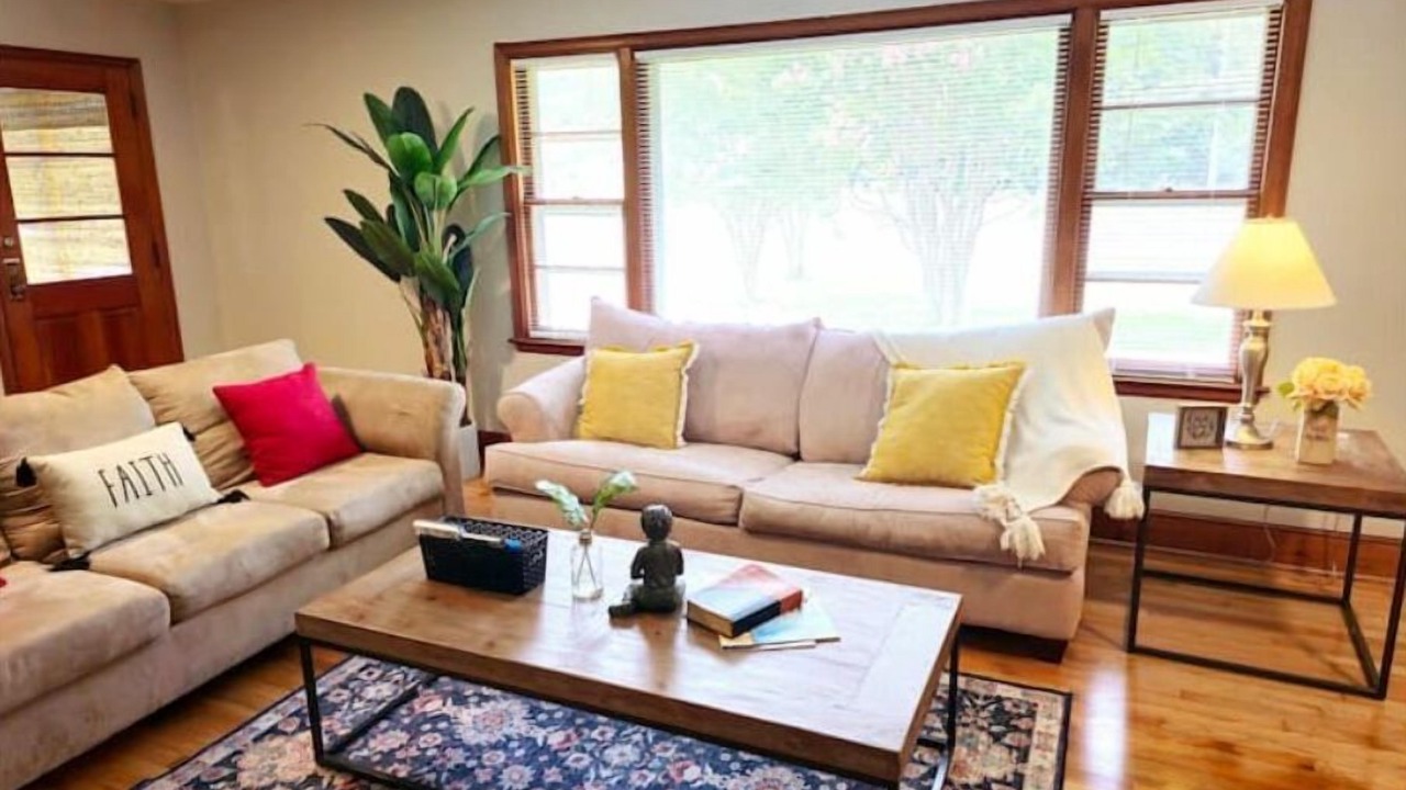 Photo of Livingroom in Burlington