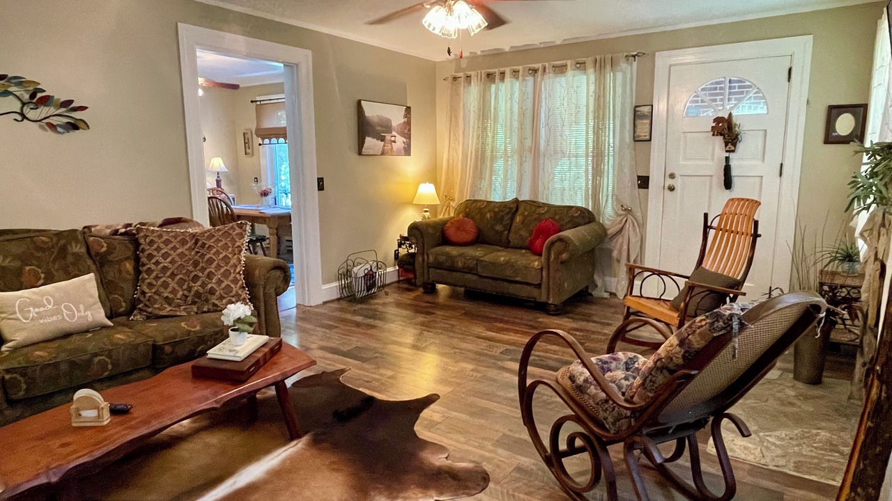 Photo of Livingroom in Creston