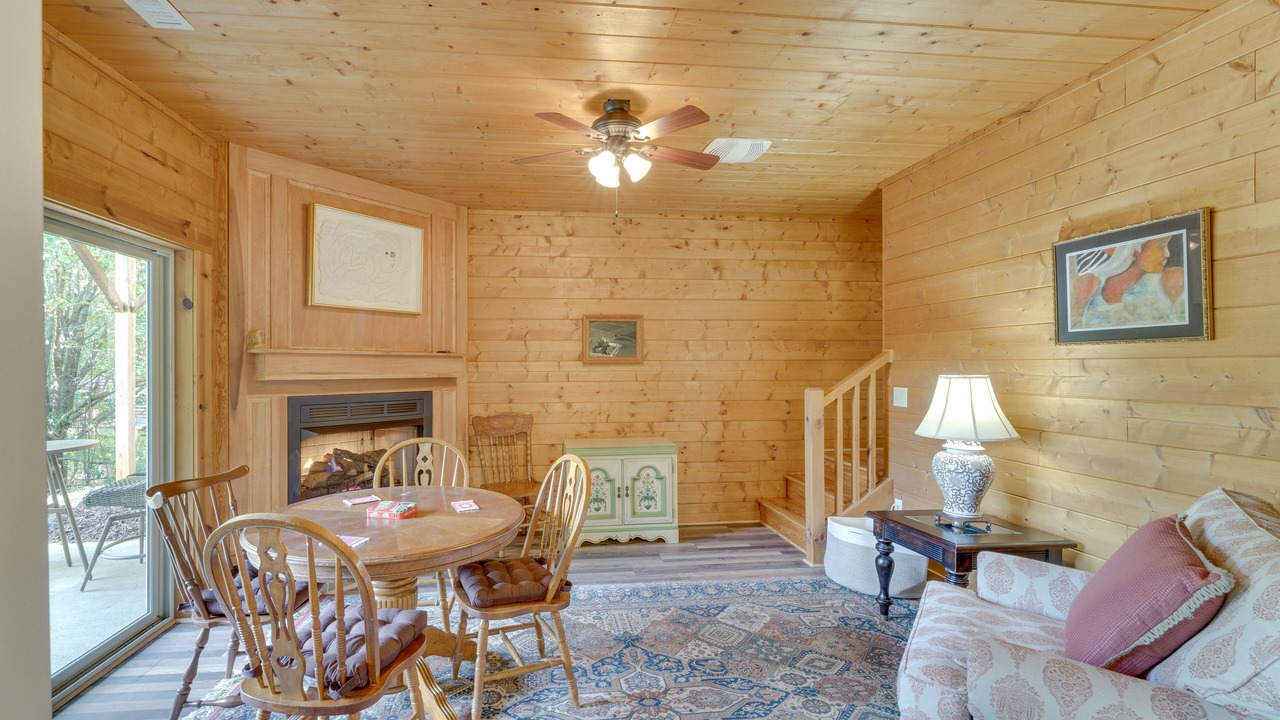 Photo of Livingroom in Bostic