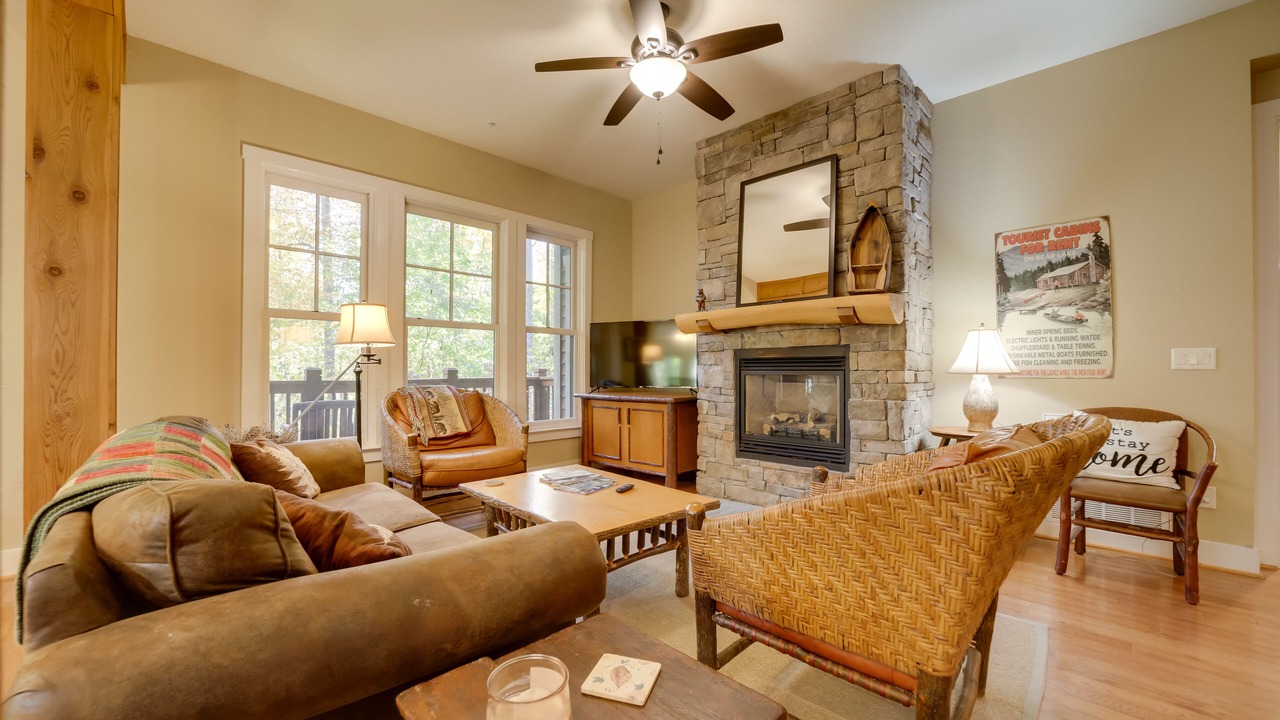 Photo of Livingroom in Bear Lake Reserve
