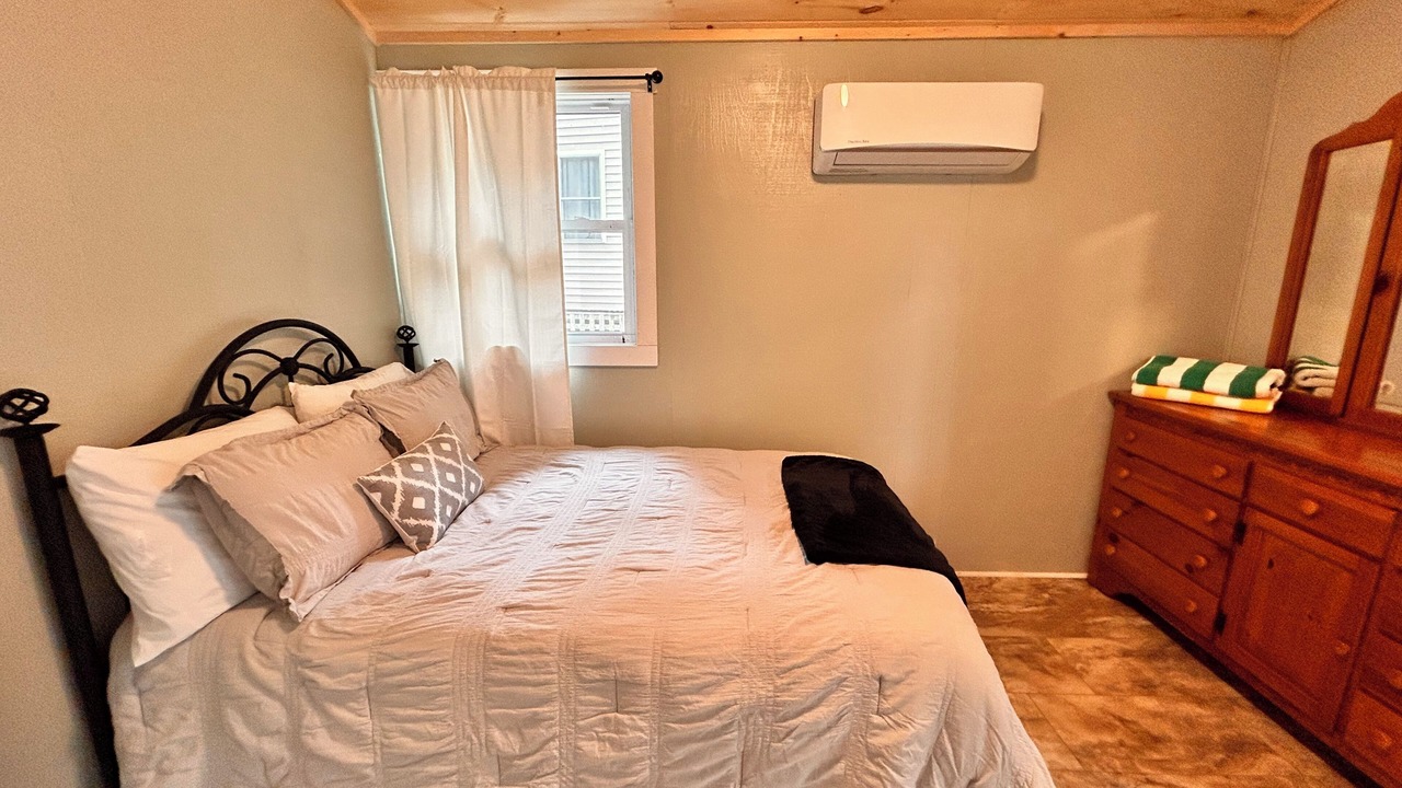 Photo of Bedroom in Colington Harbour