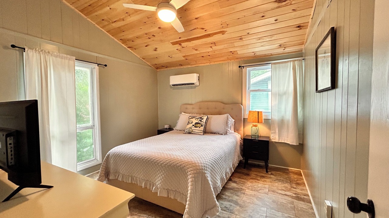 Photo of Bedroom in Colington Harbour