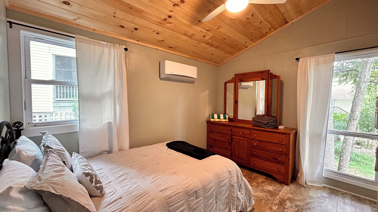 Photo of Bedroom in Colington Harbour
