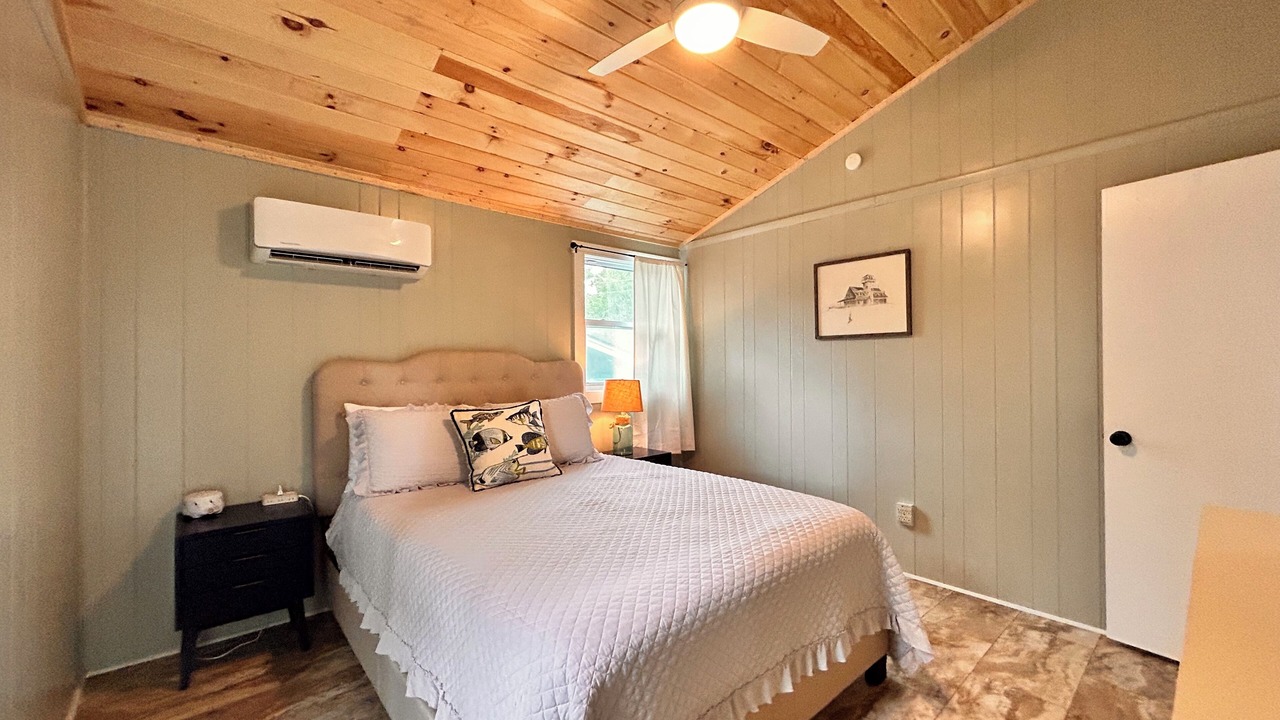 Photo of Bedroom in Colington Harbour
