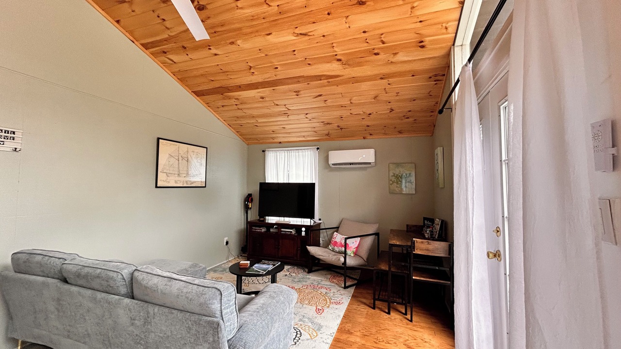 Photo of Livingroom in Colington Harbour