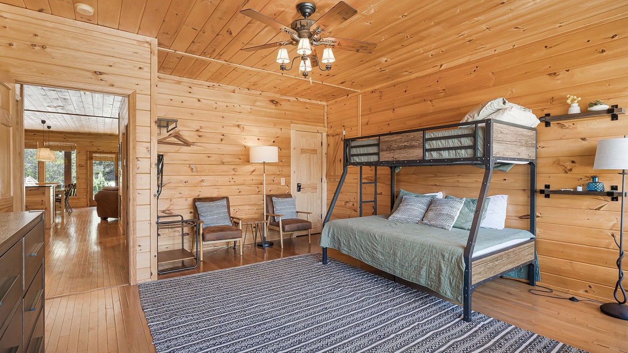 Photo of Bedroom in Bryson City