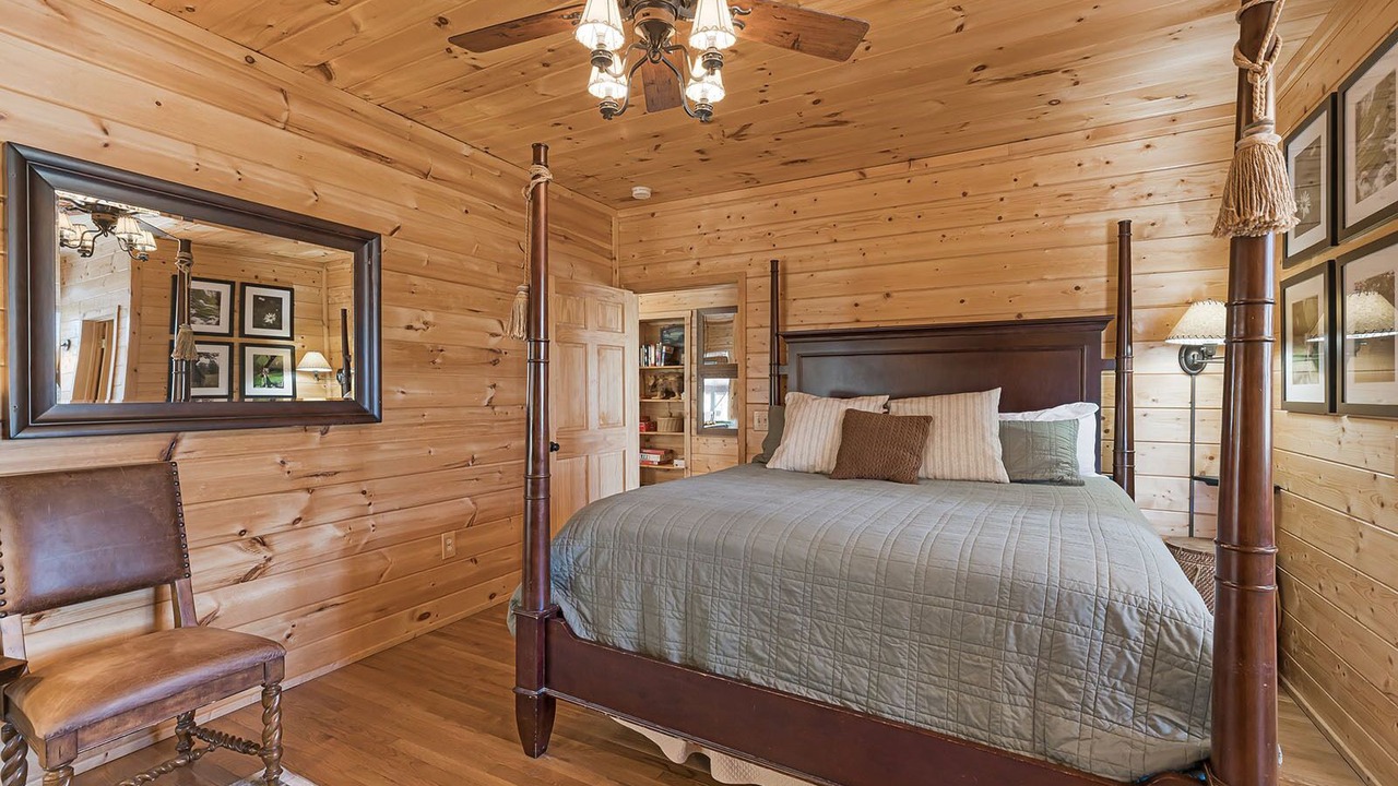Photo of Bedroom in Bryson City